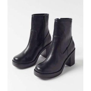 urban outfitters gwen platform boot size 10